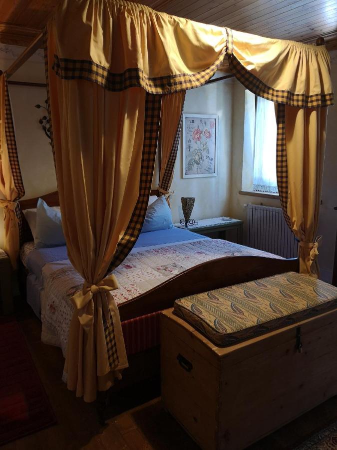 Bed and Breakfast East Wind Medea Екстер'єр фото
