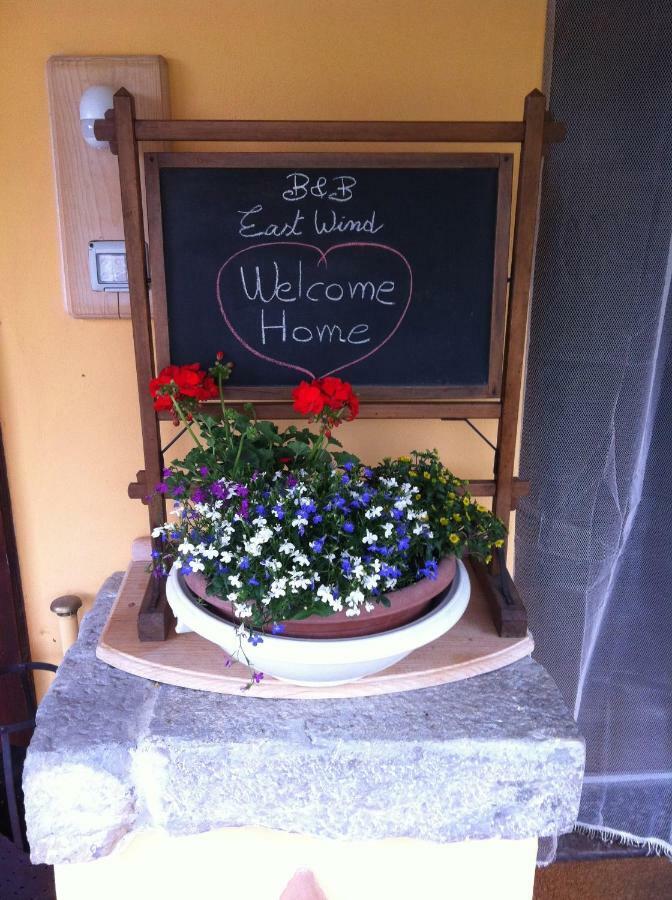 Bed and Breakfast East Wind Medea Екстер'єр фото